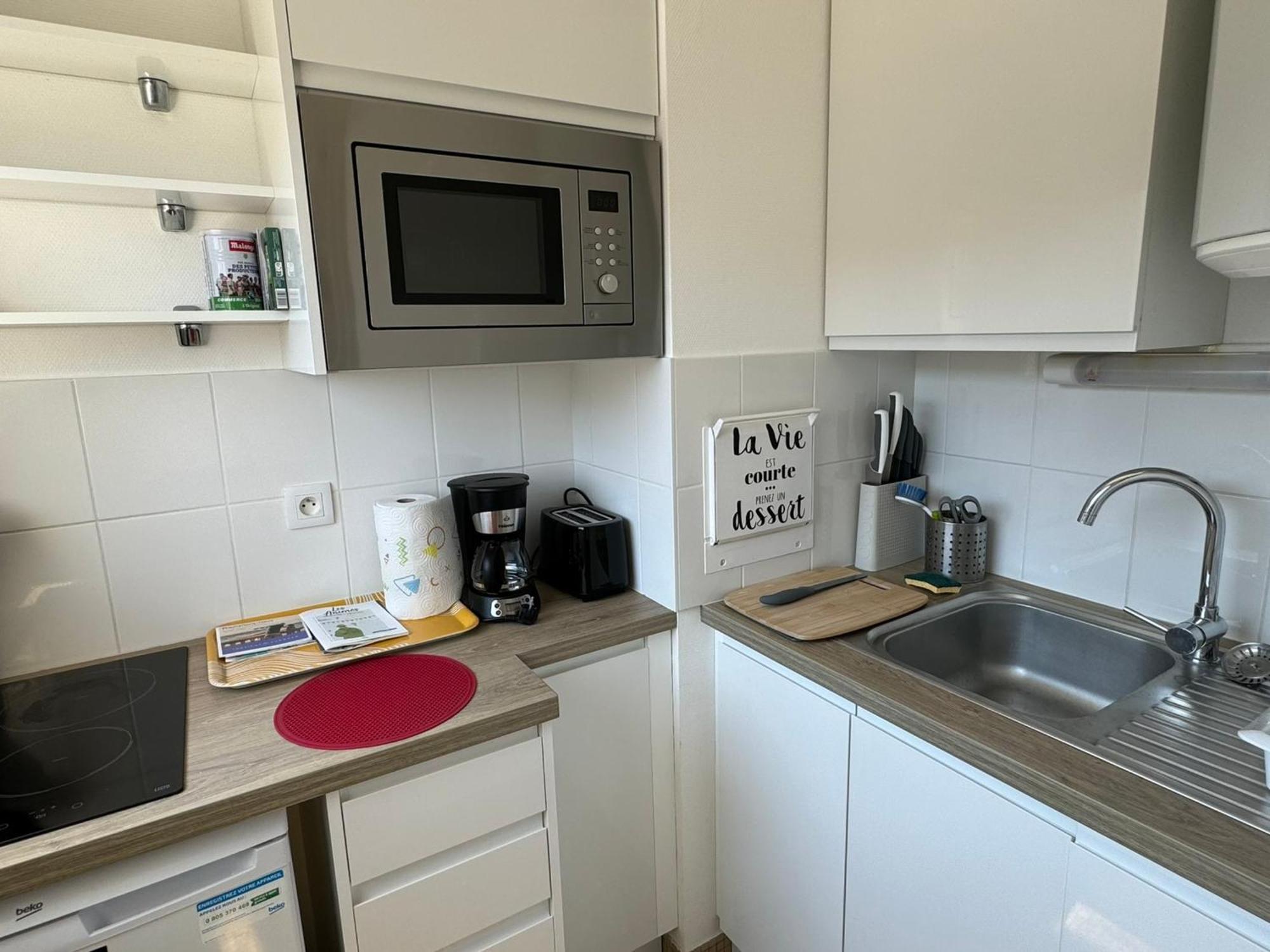 Studio Central A Cabourg Avec Balcon, Wifi Gratuit & Parking - Fr-1-487-372 Dış mekan fotoğraf